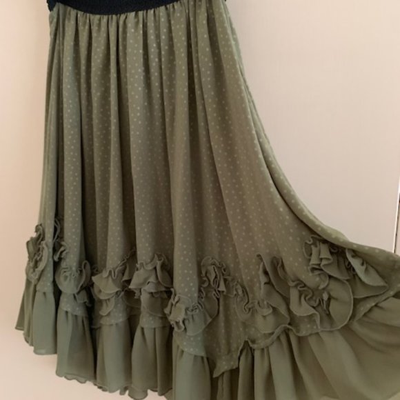✨Host Pick✨ axes femme polka dot moss green skirt with flower motif size M - Picture 2 of 4